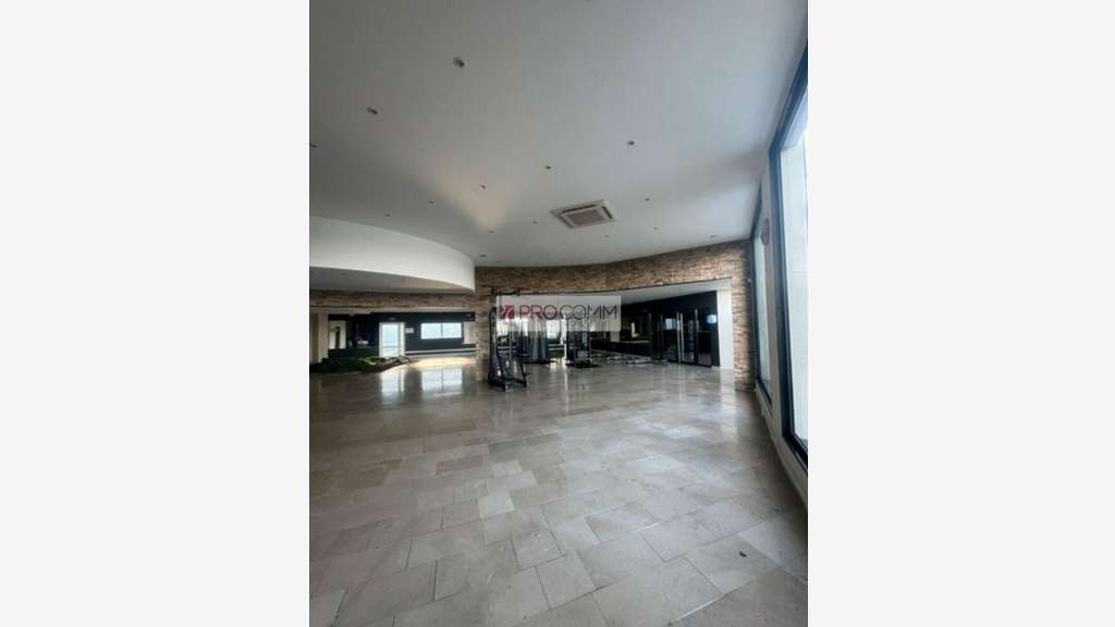 Local commercial 850m² à louer à Jouy-aux-Arches