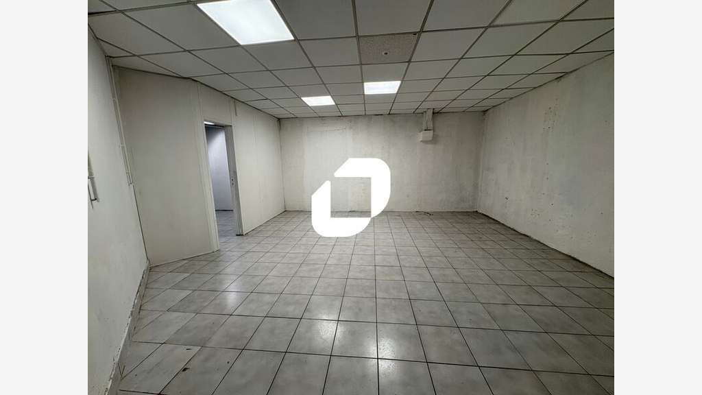 A louer Local commercial 129m² Jouy en josas