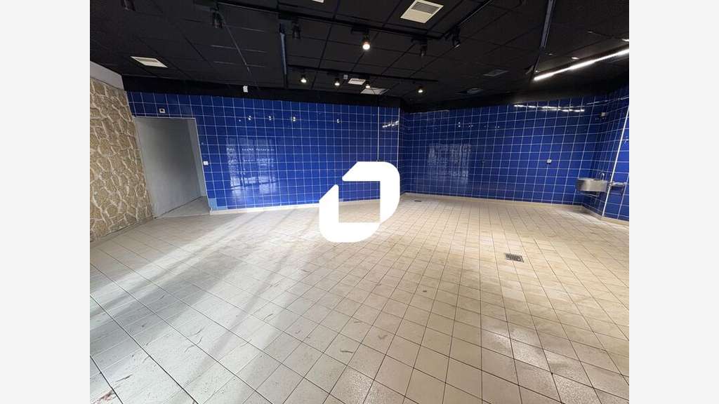 A louer Local commercial 129m² Jouy en josas