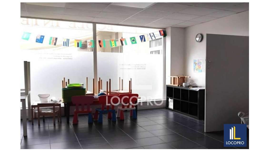 A louer local commercial 131m² à Antibes les Pins