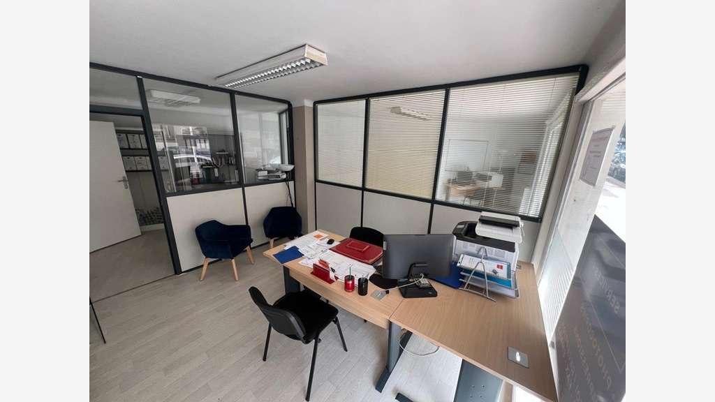 Belle boutique 62m² à louer à Juan-les-Pins Wilson