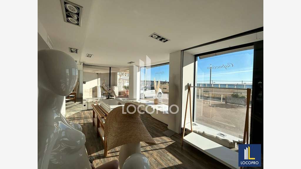 A louer local commercial de 51m² à Juan les Pins