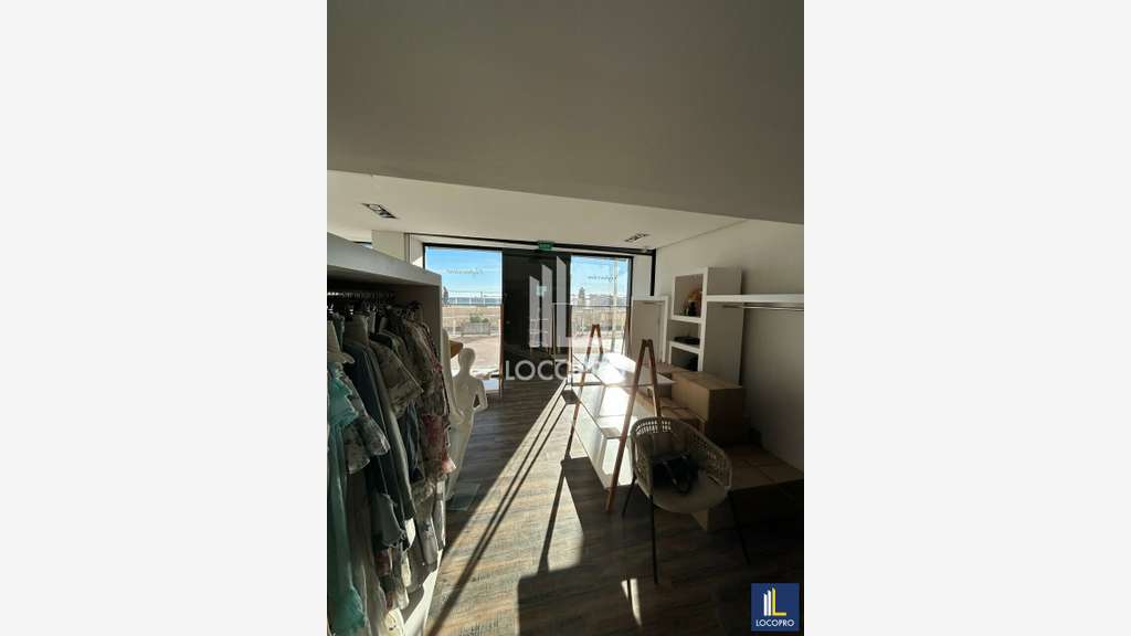 A louer local commercial de 51m² à Juan les Pins