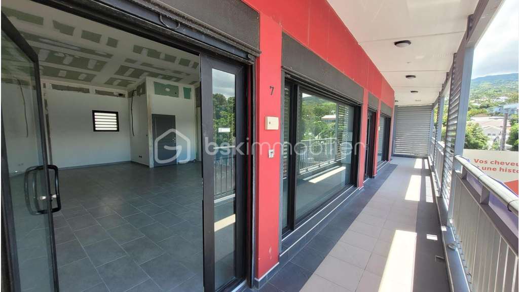 Location local 50m² à l'Étang-Salé centre
