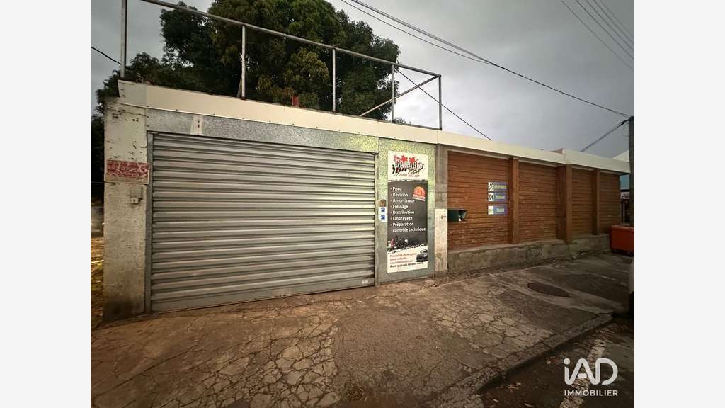 A louer local commercial 116m² à L'Étang-Salé