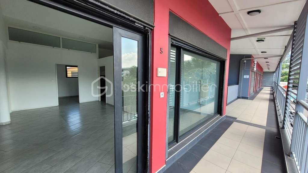Location Local Commercial ou Professionnel de 110