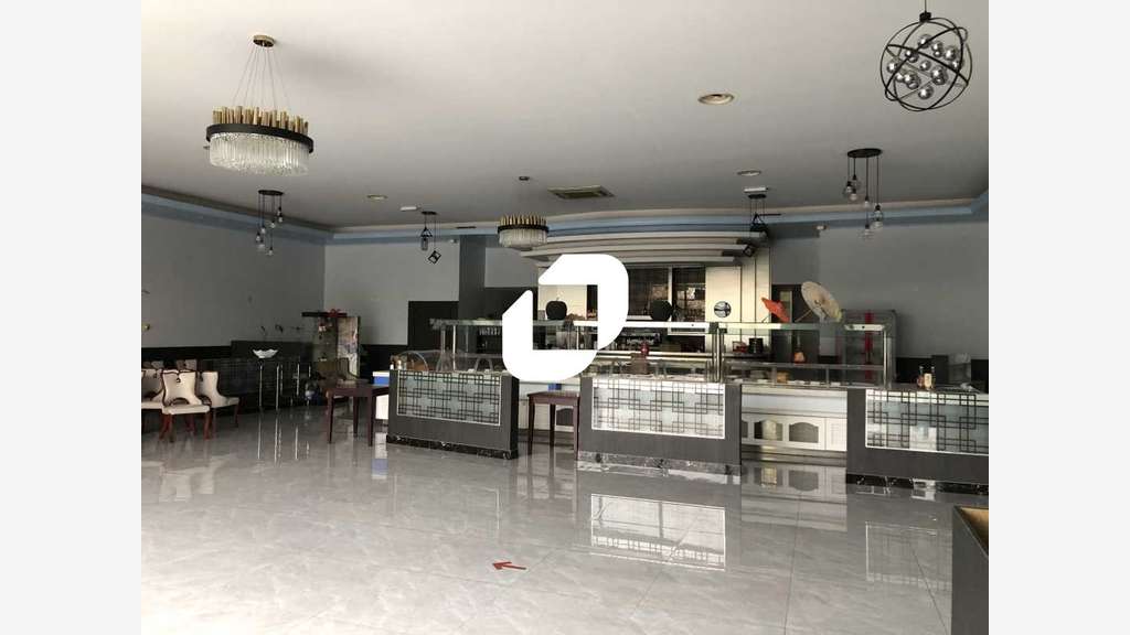 A louer Local commercial 353m² L'isle adam