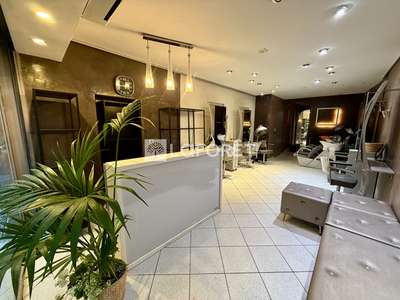 Local commercial de coiffure -
