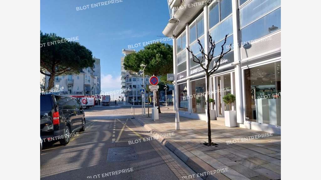 A louer local commercial de 541m² à La Baule