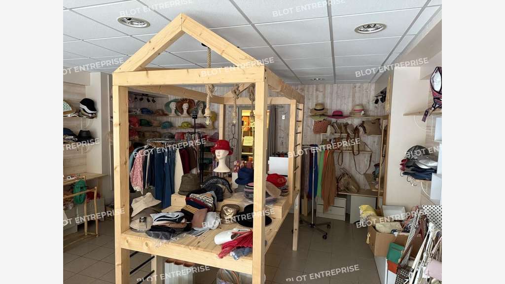 À LOUER - LOCAUX COMMERCIAUX - 42 M² - LA BAULE E