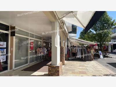 À LOUER - LOCAUX COMMERCIAUX - 42 M² - LA BAULE E