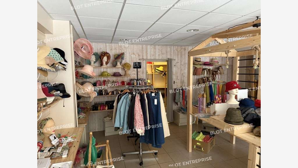 À LOUER - LOCAUX COMMERCIAUX - 42 M² - LA BAULE E