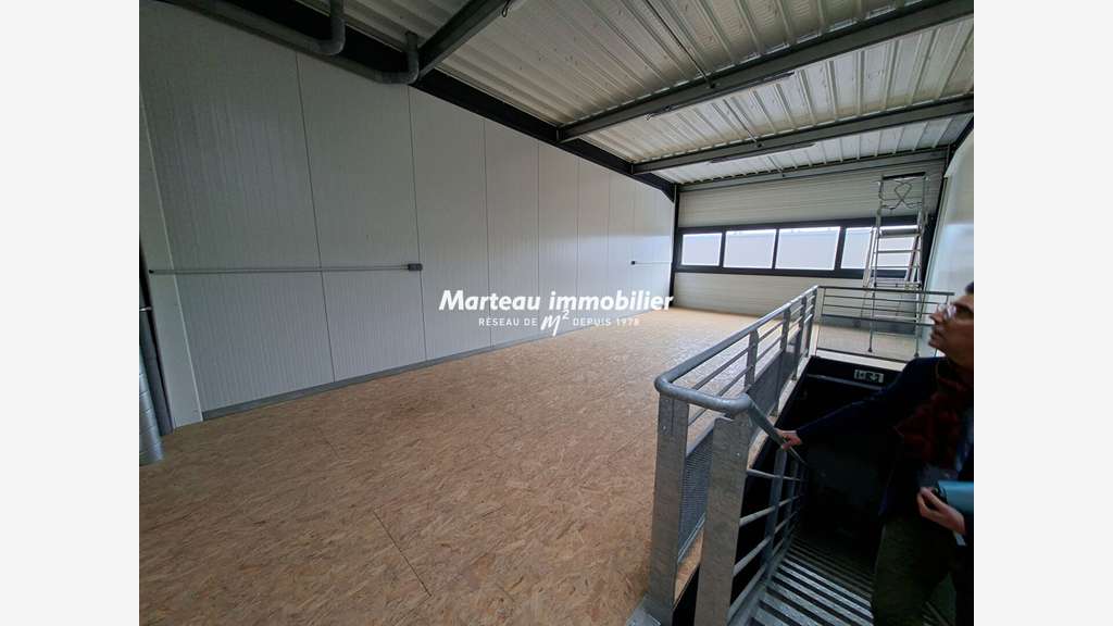 A LOUER CELLULE ARTISANALE DE 85 m² ZONE NORD DU 