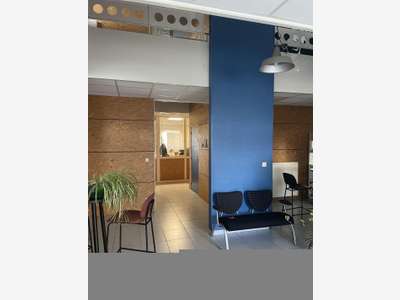 Local commercial Bureau 1385.00m2 - Terrasse 25m2