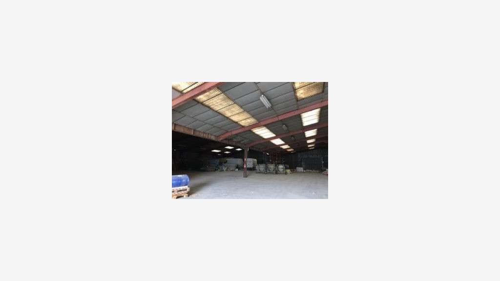 Local commercial Entrepot 1450.00m2 - Cour 1600m2