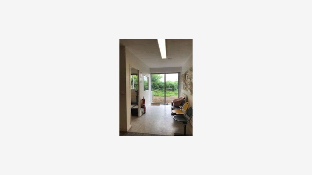 Local commercial Entrepot 1450.00m2 - Cour 1600m2