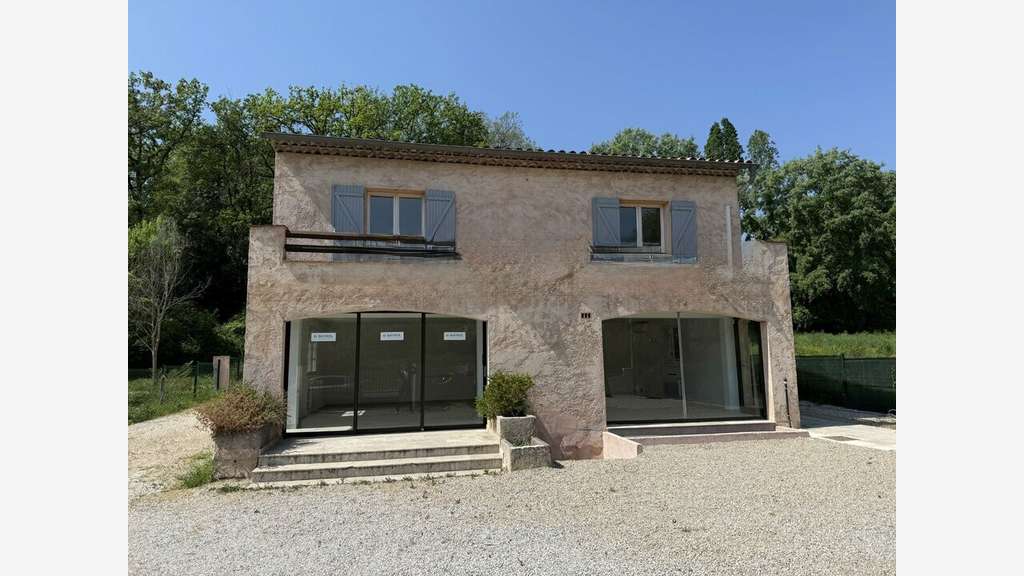 Local commercial 203m² à louer à La Colle-sur-Loup