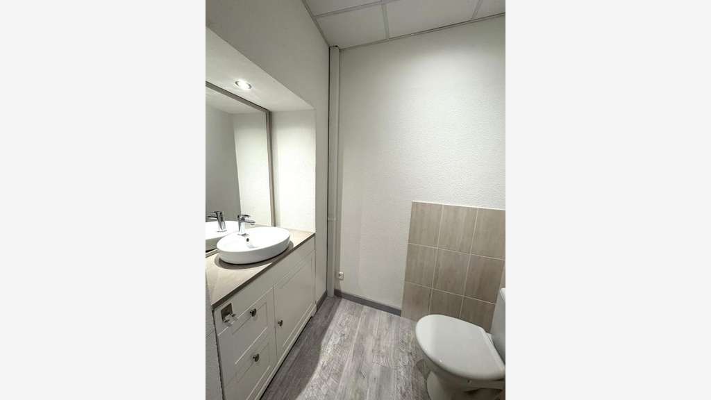 Local commercial 35m² - Ideal esthétique/soins