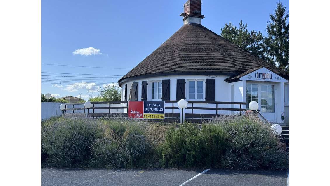 Local commercial 200m² à louer à La Couronne