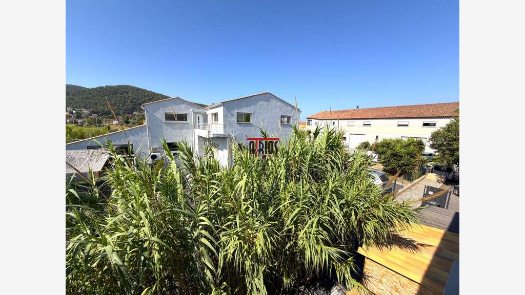 LOCAL DE 175m²