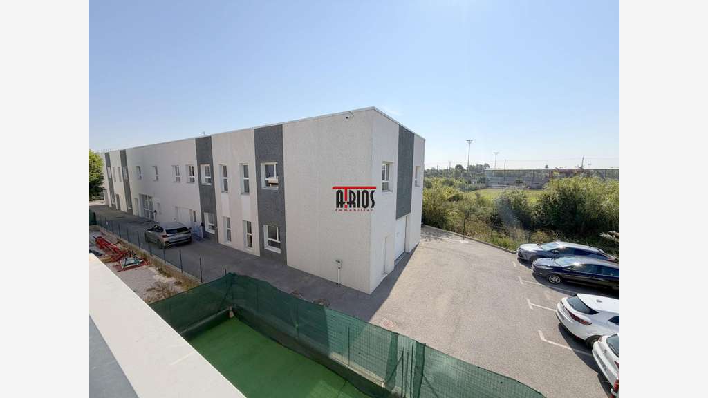 LOCAL DE 175m²