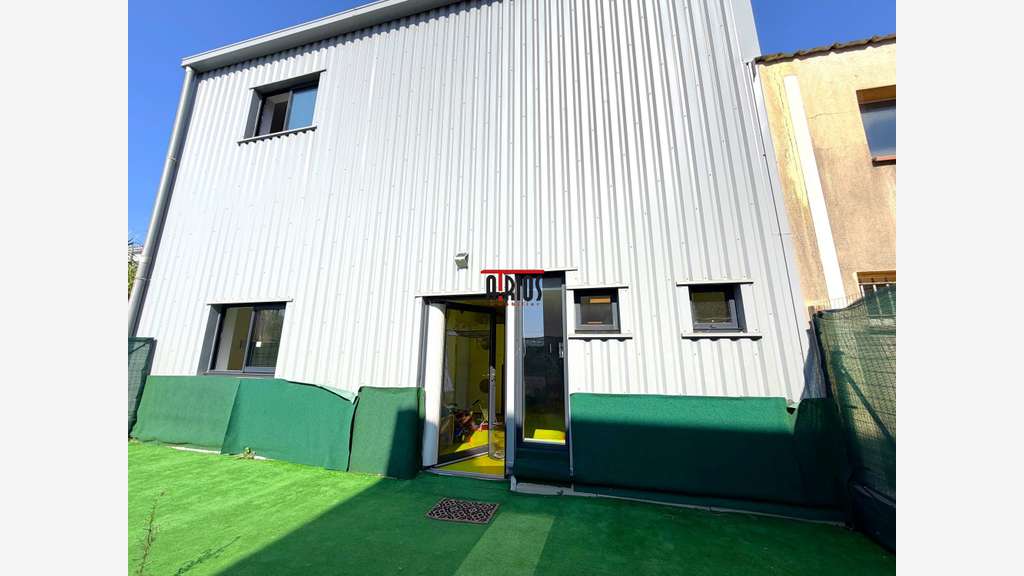 LOCAL DE 175m²