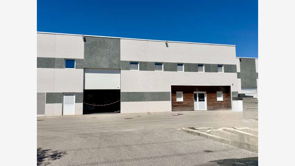 A louer local professionnel 160m² ZA La Farlède