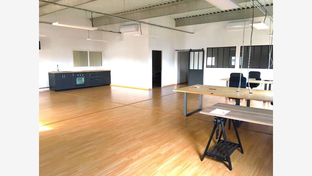 A louer local professionnel 160m² ZA La Farlède