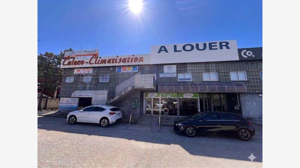 Local 212m² La Farlède Visibilité autoroute