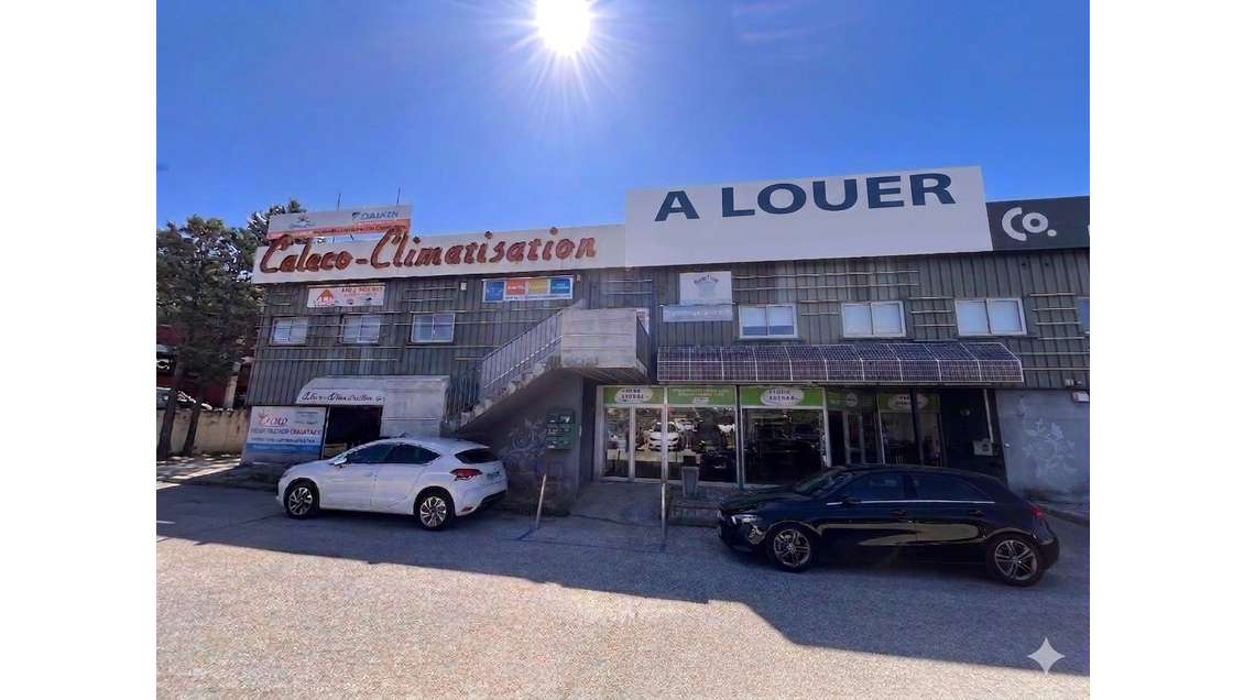 Local 212m² - La Farlède - Visibilité autoroute