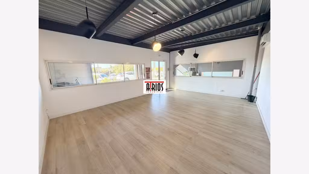 A louer local commercial 198m² en zi à la Farlède