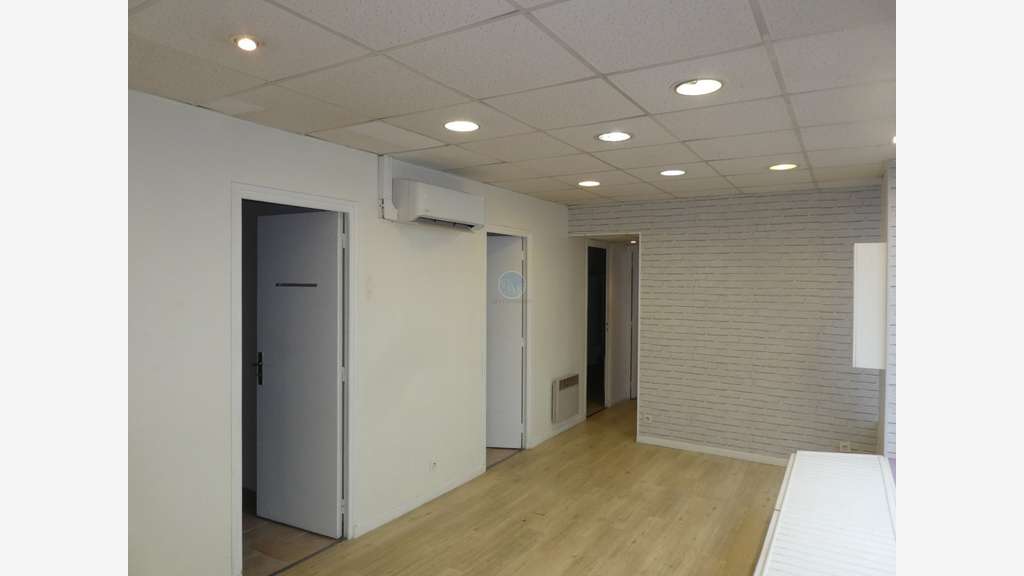 A louer local commercial 49m² La Ferté-Saint-Aubin