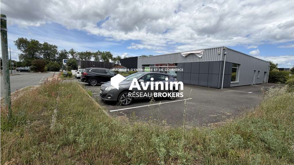 Location local commercial 300m² La Flèche centre