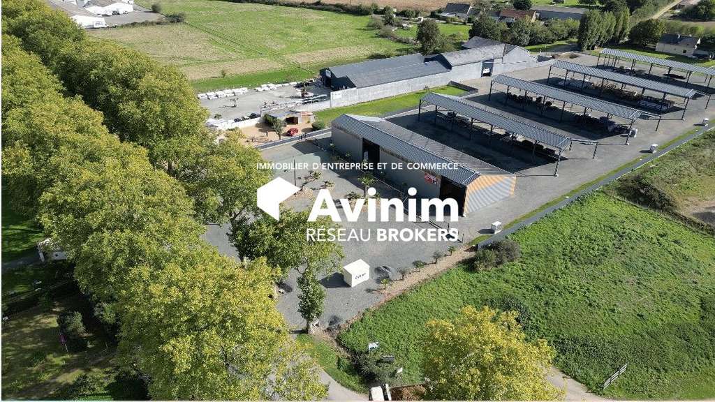 Parc d'activités de 3900 m2 sur 13 600 m2 de 