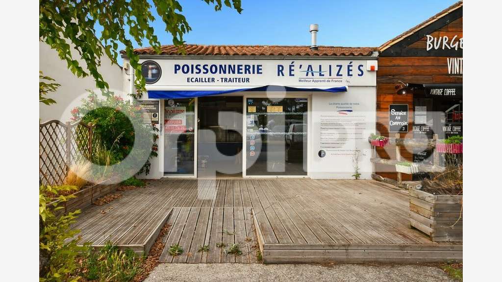 A louer local 50m² zone commerciale La Flotte