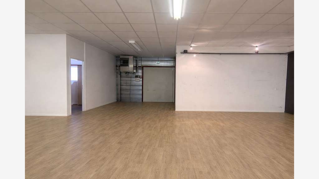 A louer locaux axe très passant à La Fouillouse