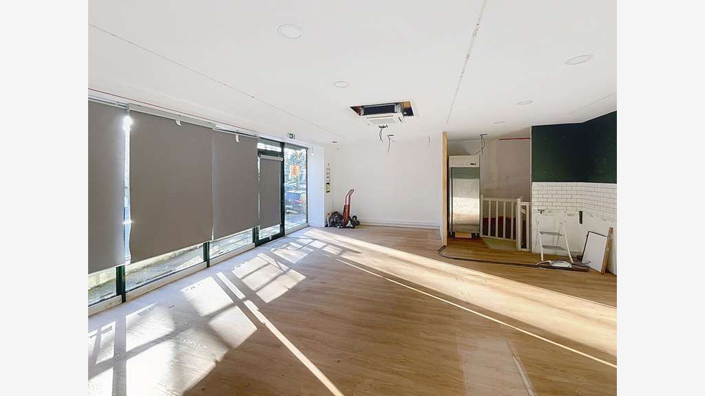 Loue local commercial 62m² centre-ville La Gacilly