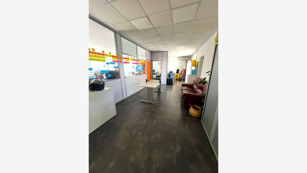 A louer bureaux 404m² zone d’activité La Garde