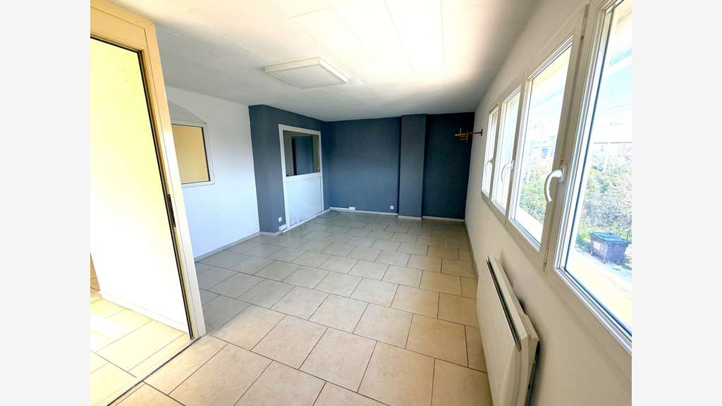 A louer bureaux 280m² en ZI à La Garde