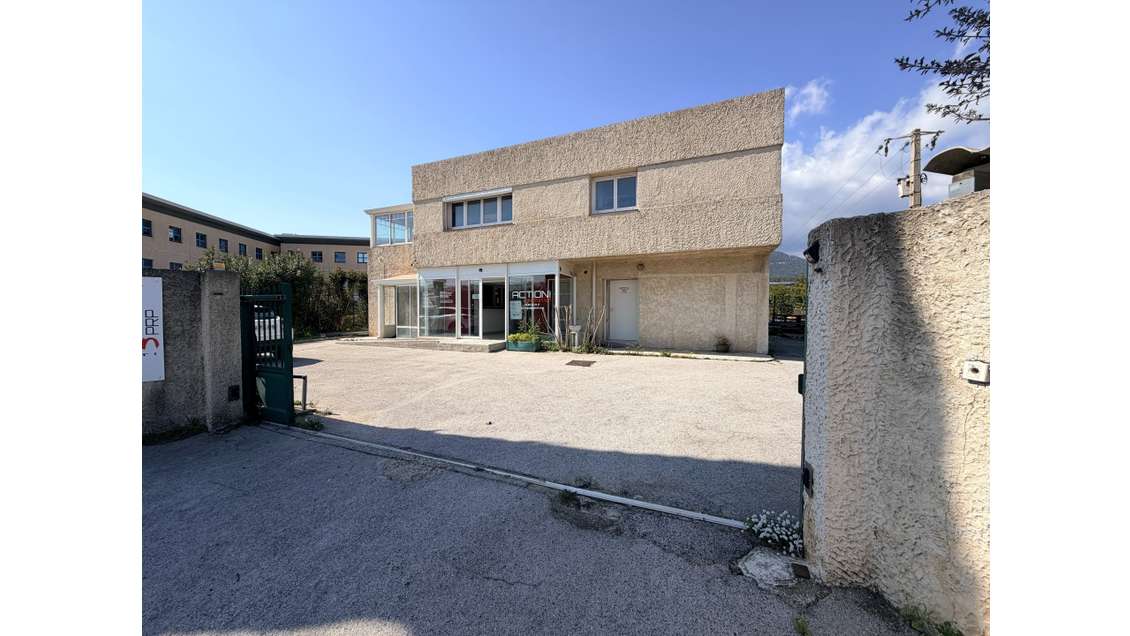 A louer bureaux 280m² en ZI à La Garde