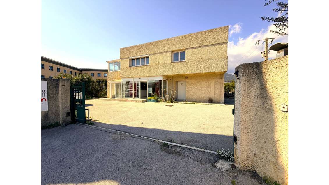 A louer bureaux 280m² en ZI à La Garde
