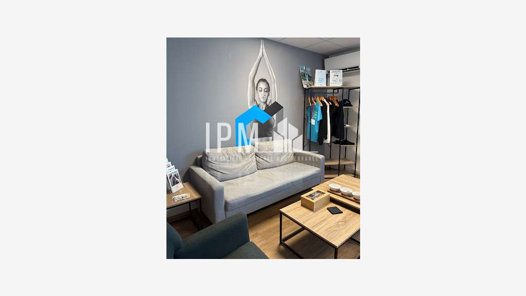 A louer local  121m² en étage PMR et ERP La Garde