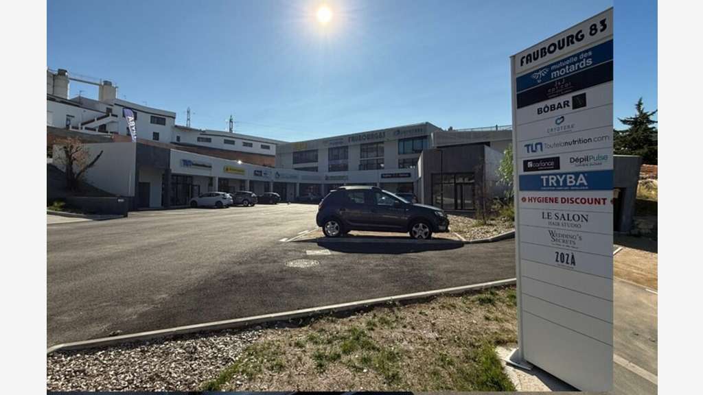 A louer local  121m² en étage PMR et ERP La Garde