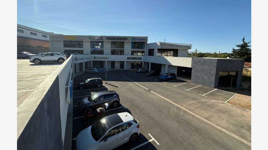 A louer local  121m² en étage PMR et ERP La Garde
