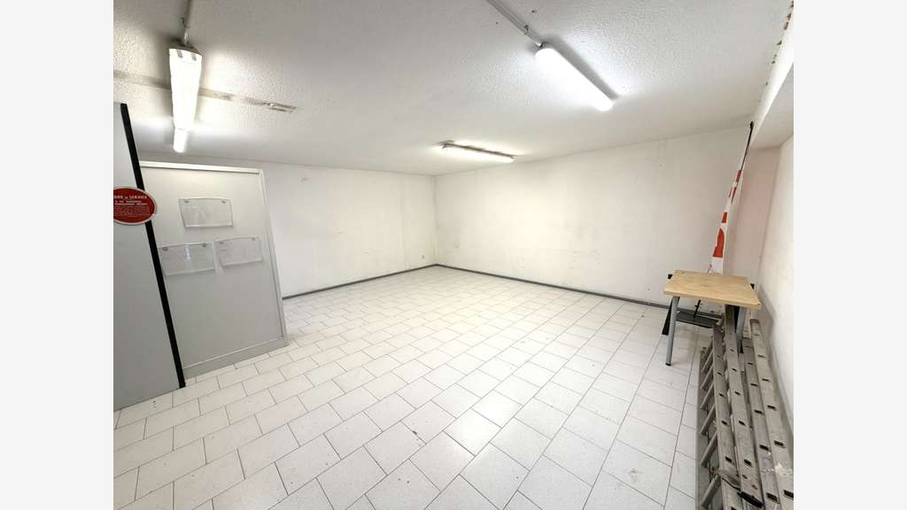 A louer local commercial 136m² à La Garde
