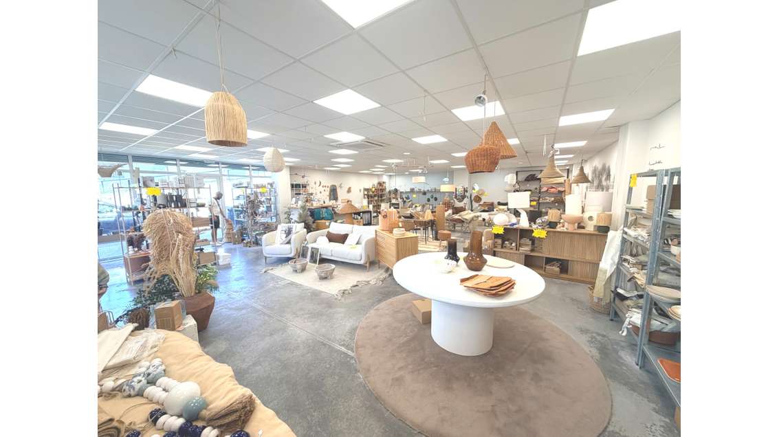 LOCAL COMMERCIAL 175 M²
