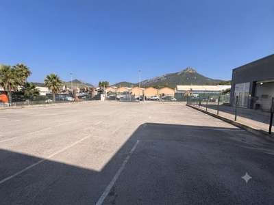 A louer local d'activité de 315m² en za à La Garde