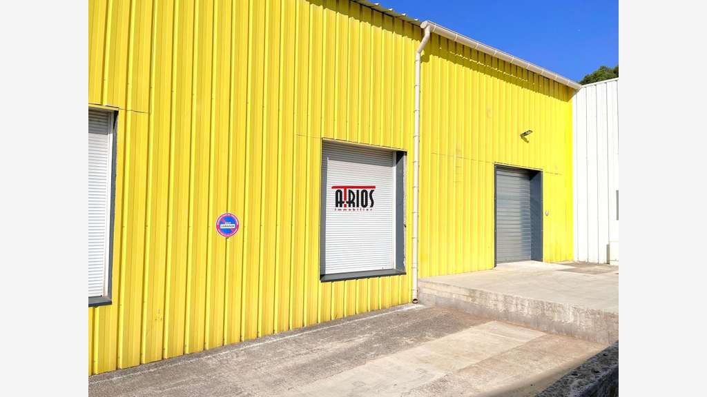 LOCAL COMMERCIAL 256 M²