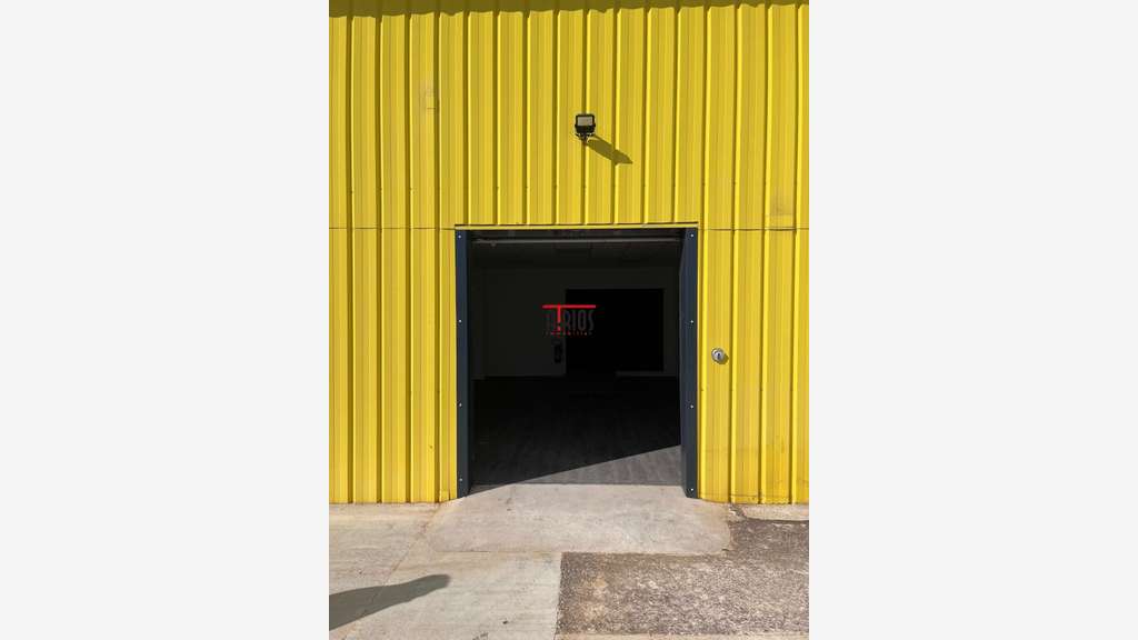 LOCAL COMMERCIAL 256 M²