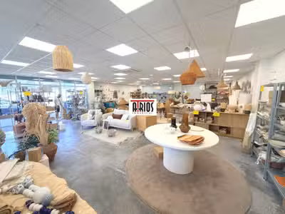 A louer local commercial de 175m² à la Garde